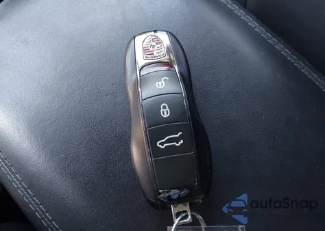 2017 Porsche Macan Gts z USA, uszkodzony, nr VIN WP1AG2A56HLB54856